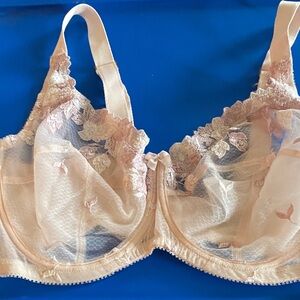 Fayreform  Lace Underwire Bra in Cream